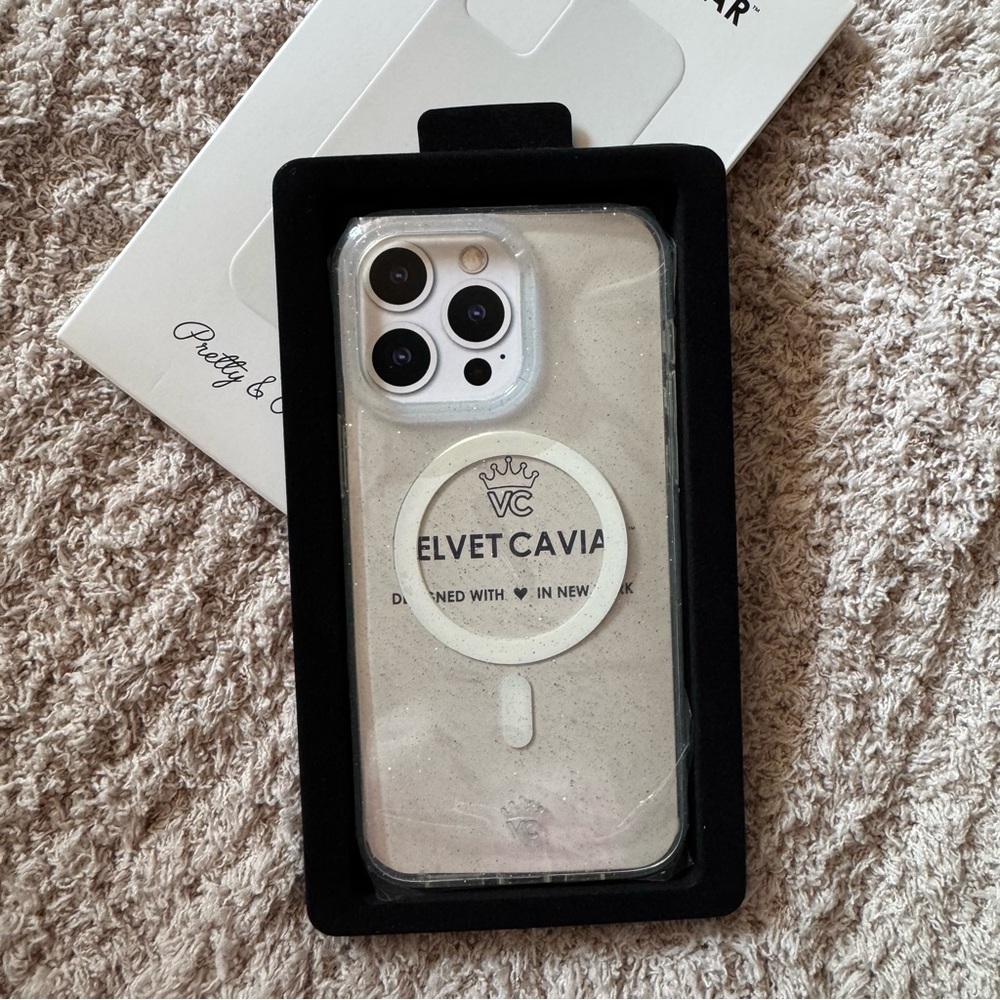 Velvet Caviar Clear Sparkle Phone Case - IPhone 15 Pro Max size - never used !
